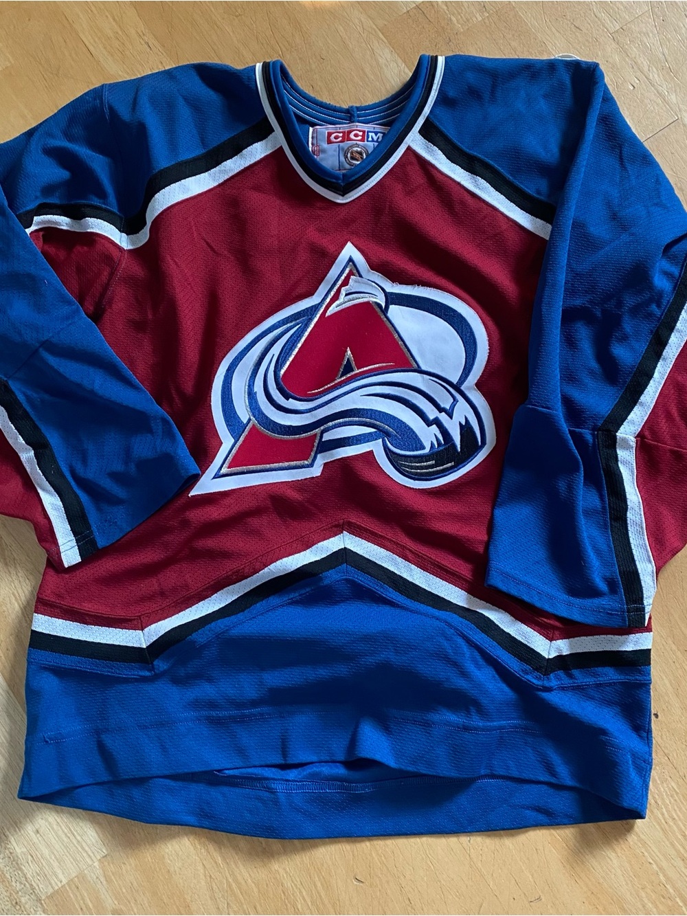 Colorado Avalanche NHL CCM Hockey Jersey Medium